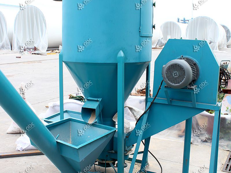 crushing process for poultry feed pellets