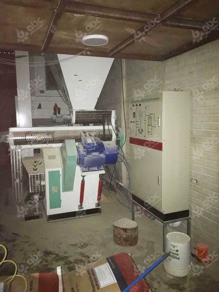feed pellets machine and electric control cabinet